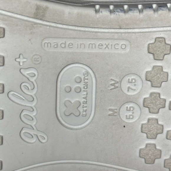 Elegant White Women's Slip-On Sneakers - Picture 7 of 7